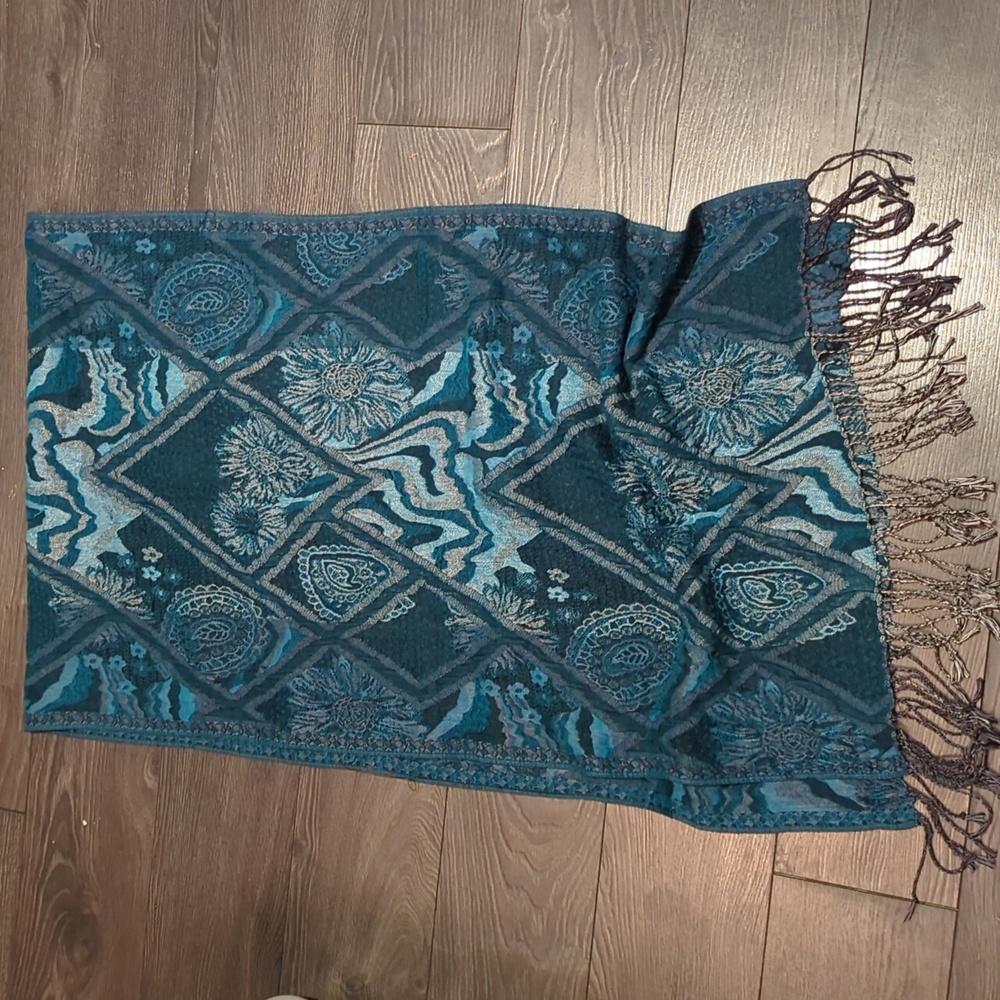 Wool blanket scarf